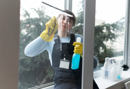Nettoyage de vitres intérieures et extérieures au Teilleul